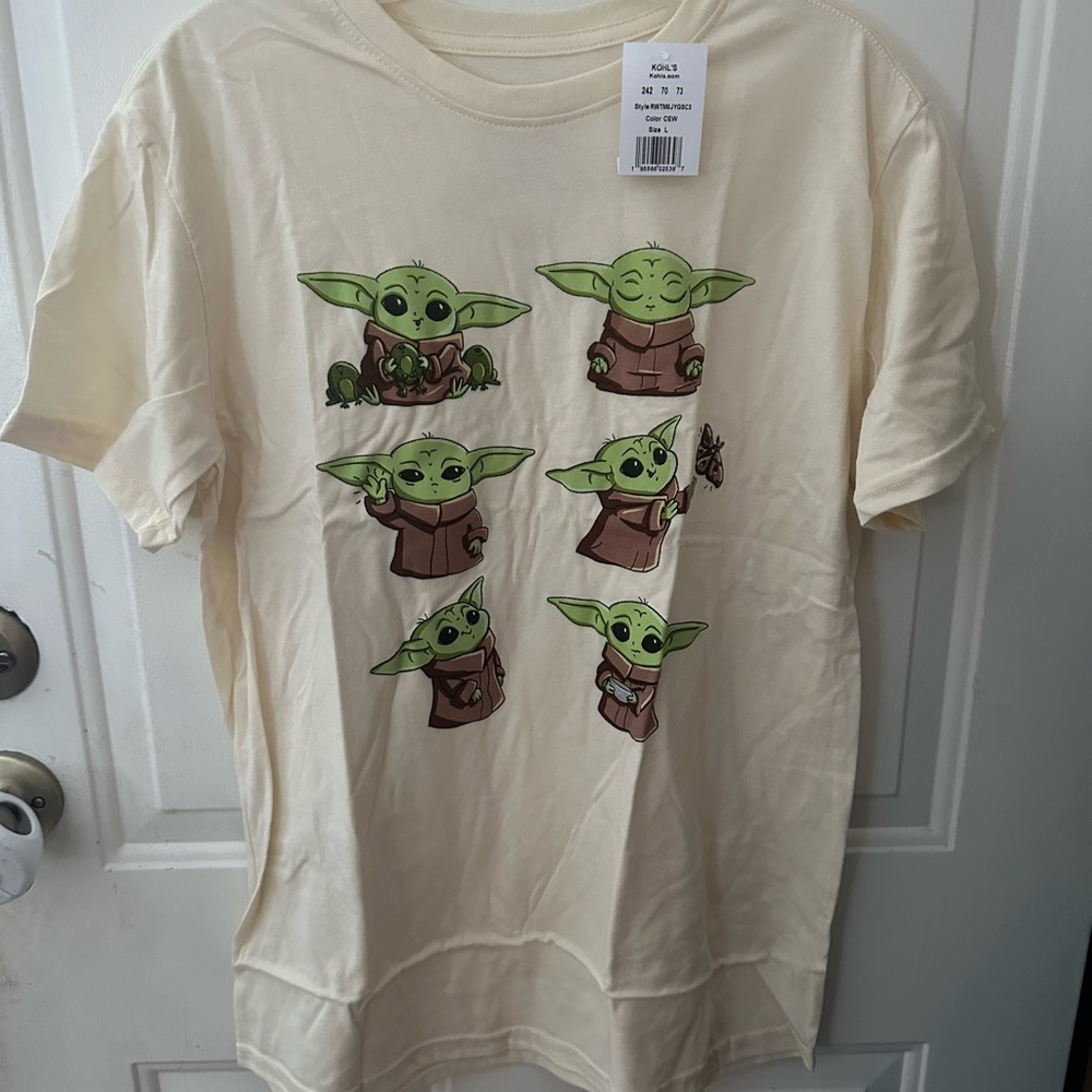 Star Wars: The Mandalorian Many Expressions of The Child Tee: NWT: SZ L